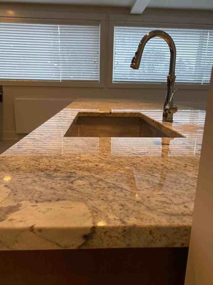 2706 - 2706 40 Street Sw - Photo 2 of 11