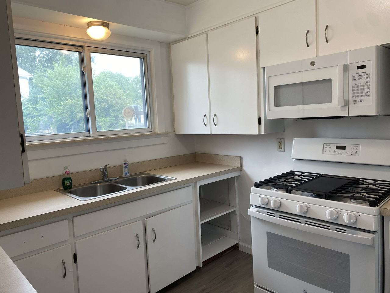 1831 Short Ave #NA - Photo 4 of 16