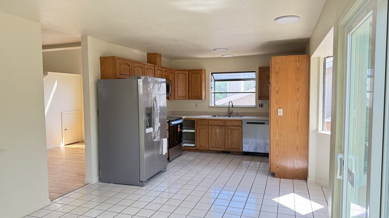 2610 Sycamore St #NA - Photo 3 of 13