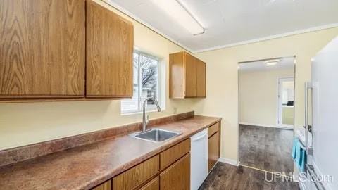 506 Houghteling St #NA - Photo 7 of 15