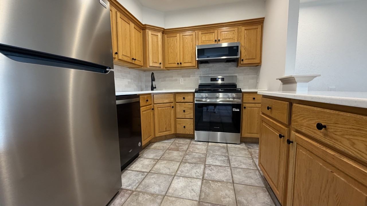 9168 Ellie Dr #B - Photo 4 of 25