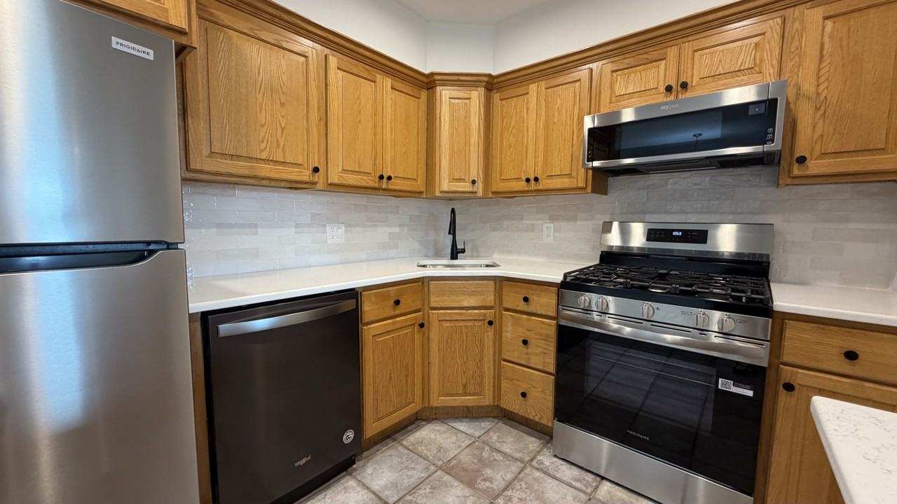 9168 Ellie Dr #B - Photo 5 of 25