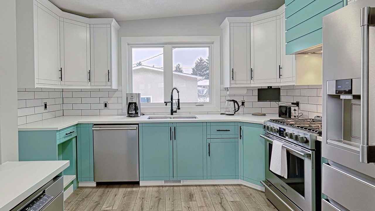 612 Mariposa Pl Ne - Photo 2 of 23