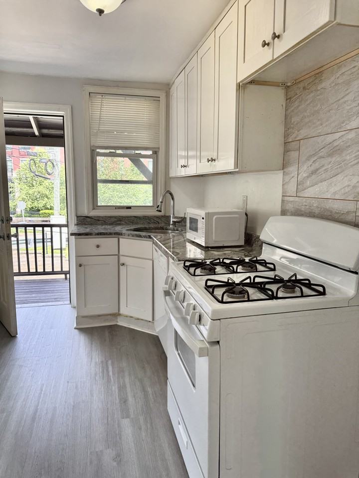 41 Clinton Pl #41 - Photo 5 of 15