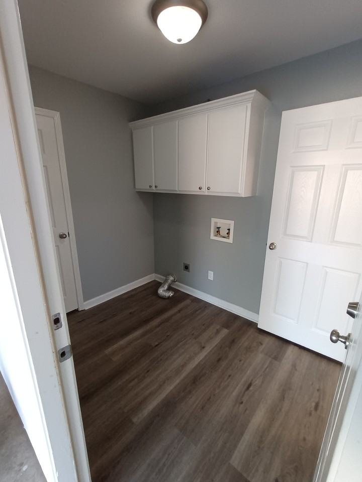 401 Hayley Ct #NA - Photo 5 of 33