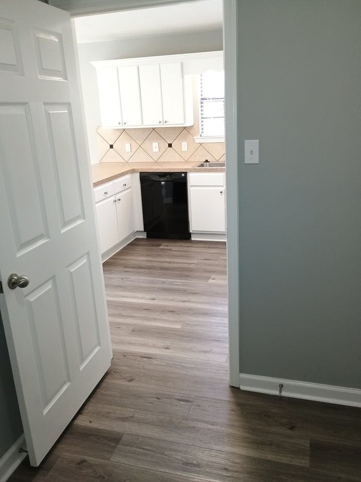 401 Hayley Ct #NA - Photo 7 of 33