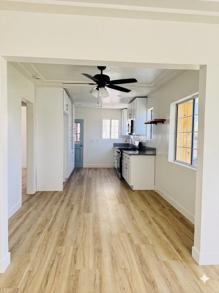 1227 Amalia Ave #NA - Photo 3 of 7