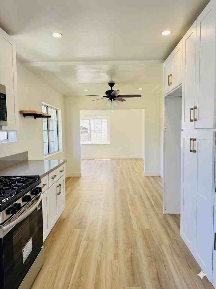 1227 Amalia Ave #NA - Photo 4 of 7