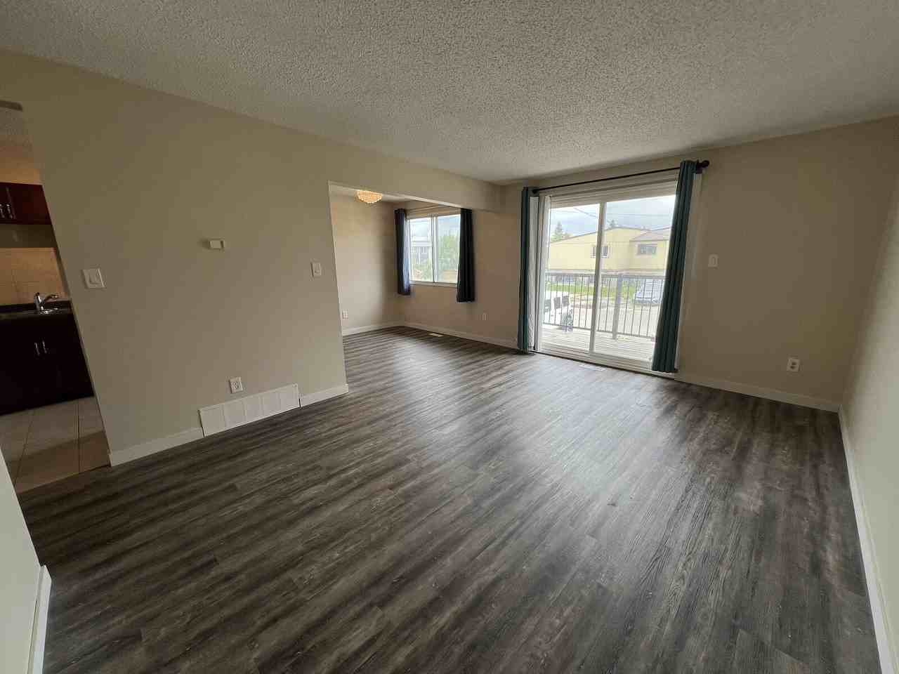 39 - 39 Huntley Close Ne - Photo 4 of 15