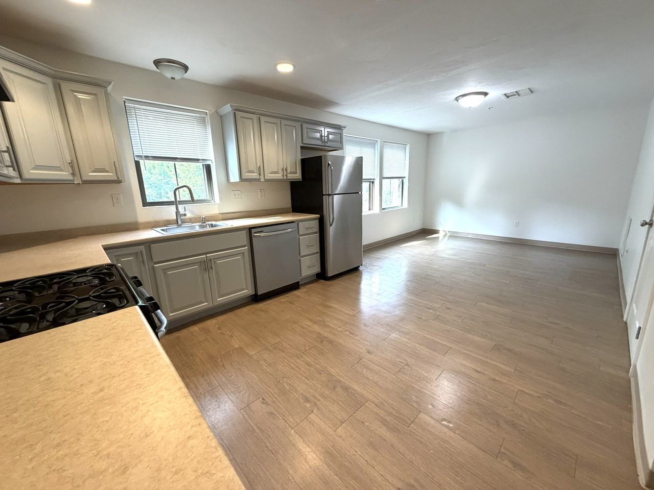329 East St #304 - Photo 3 of 17