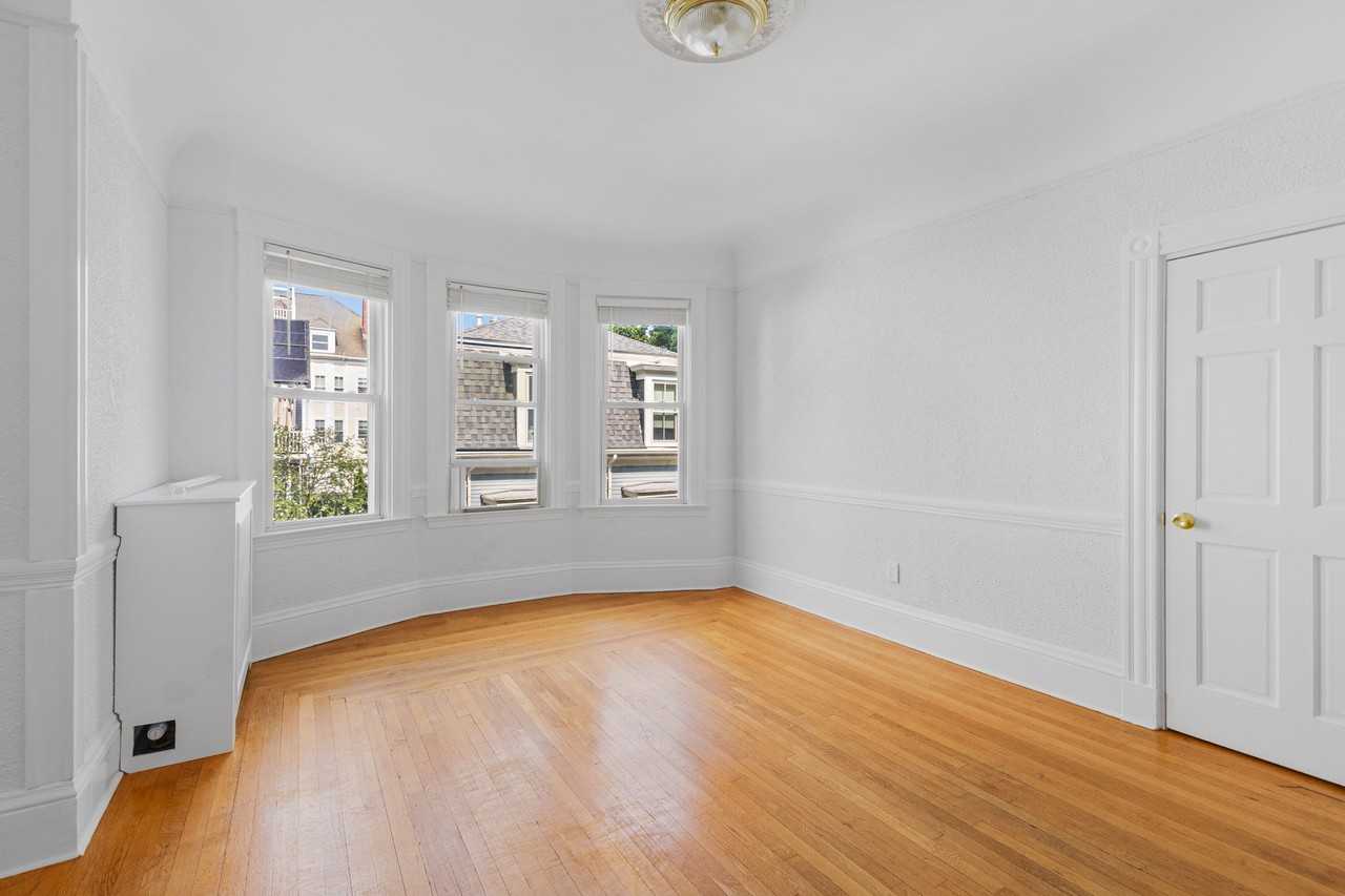 173 Davis Ave #3 - Photo 6 of 25