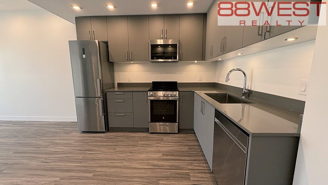 181 6th Street West #8 - Photo 4 of 24