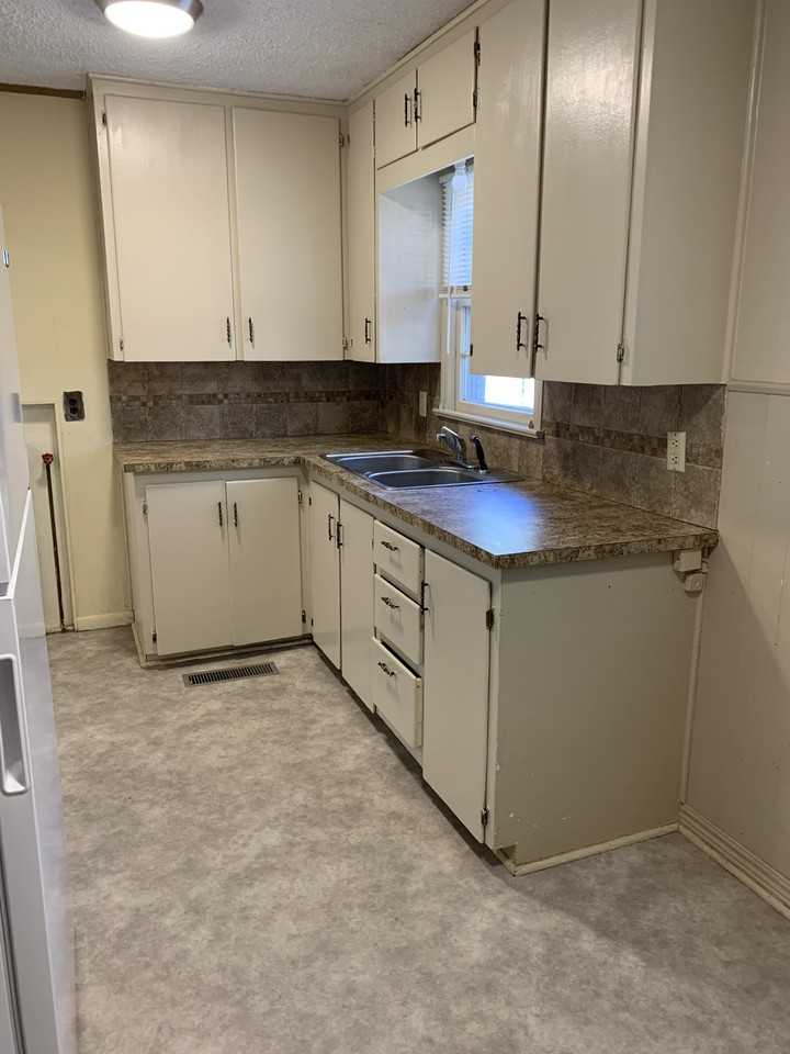 1136 Shelden St #NA - Photo 6 of 18