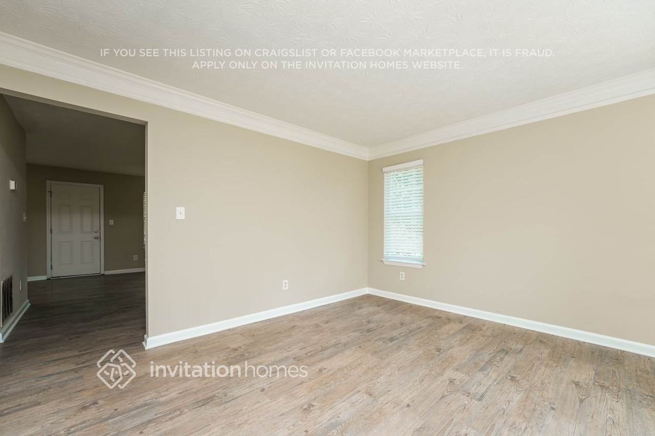 1059 Shadow Lake Dr - Photo 5 of 19