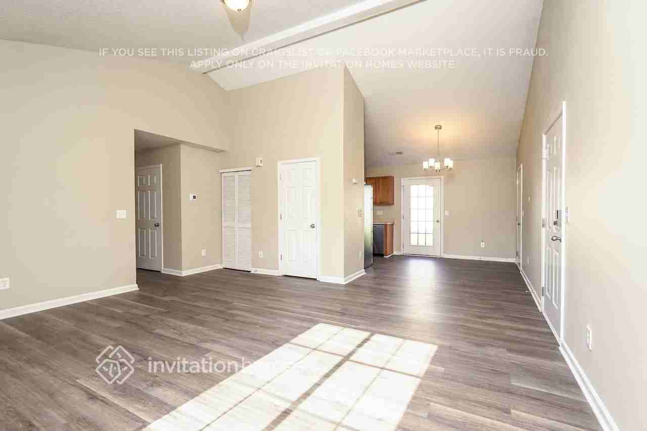 3789 Foxton Dr - Photo 4 of 17