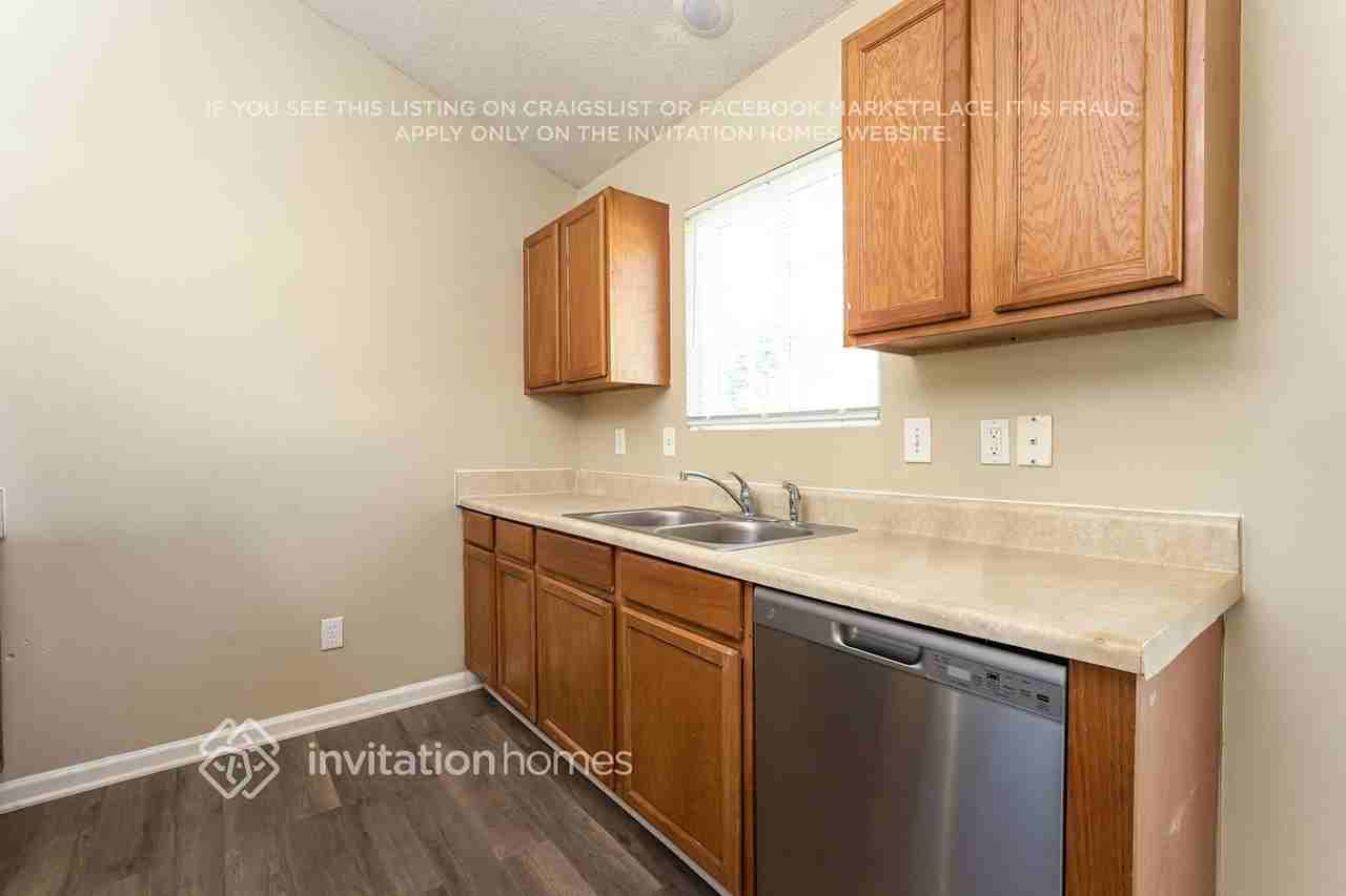3789 Foxton Dr - Photo 6 of 17