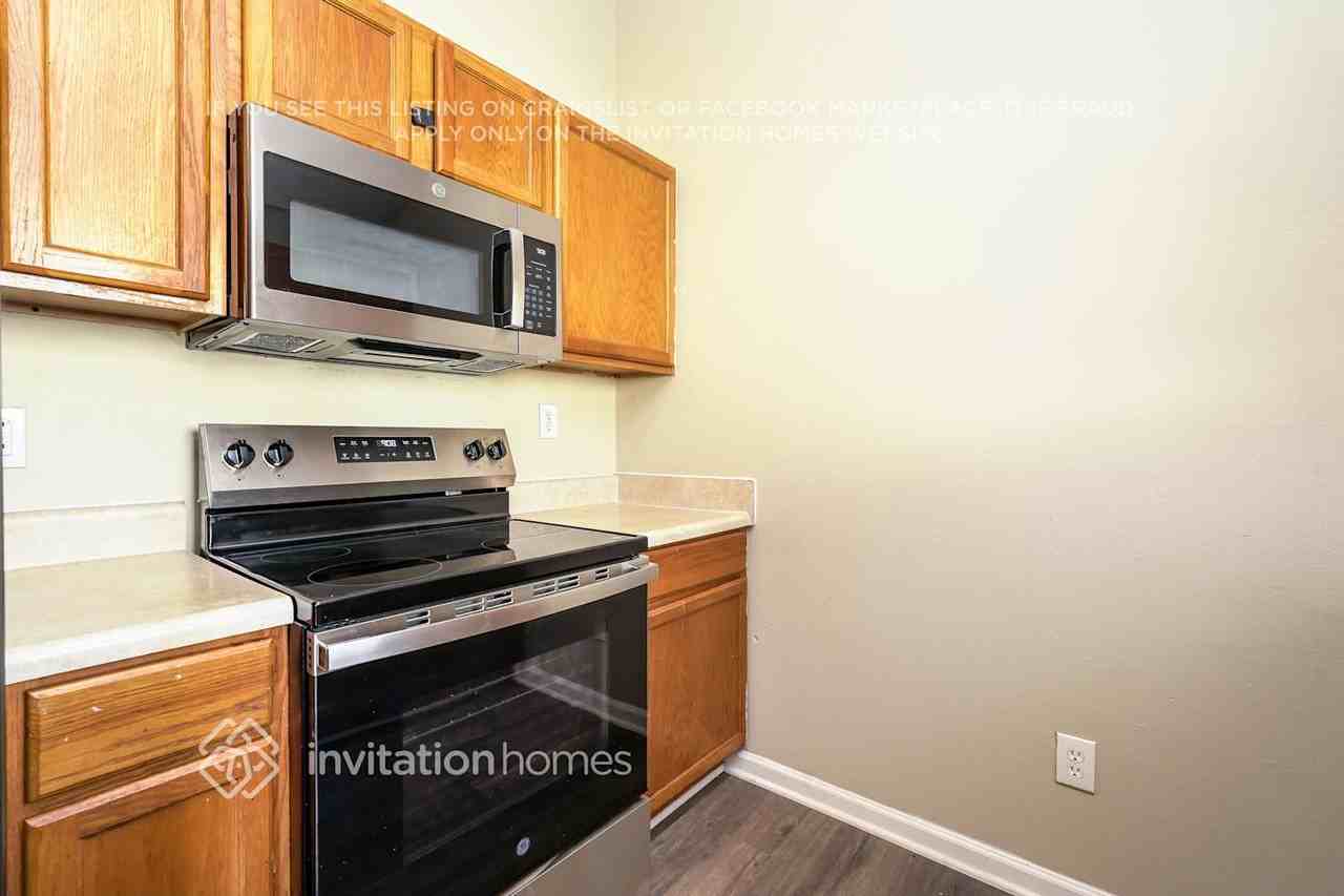 3789 Foxton Dr - Photo 7 of 17