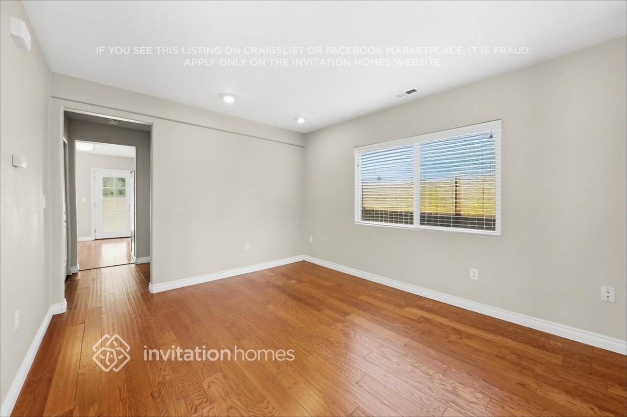 12227 47th Ave S - Photo 5 of 20