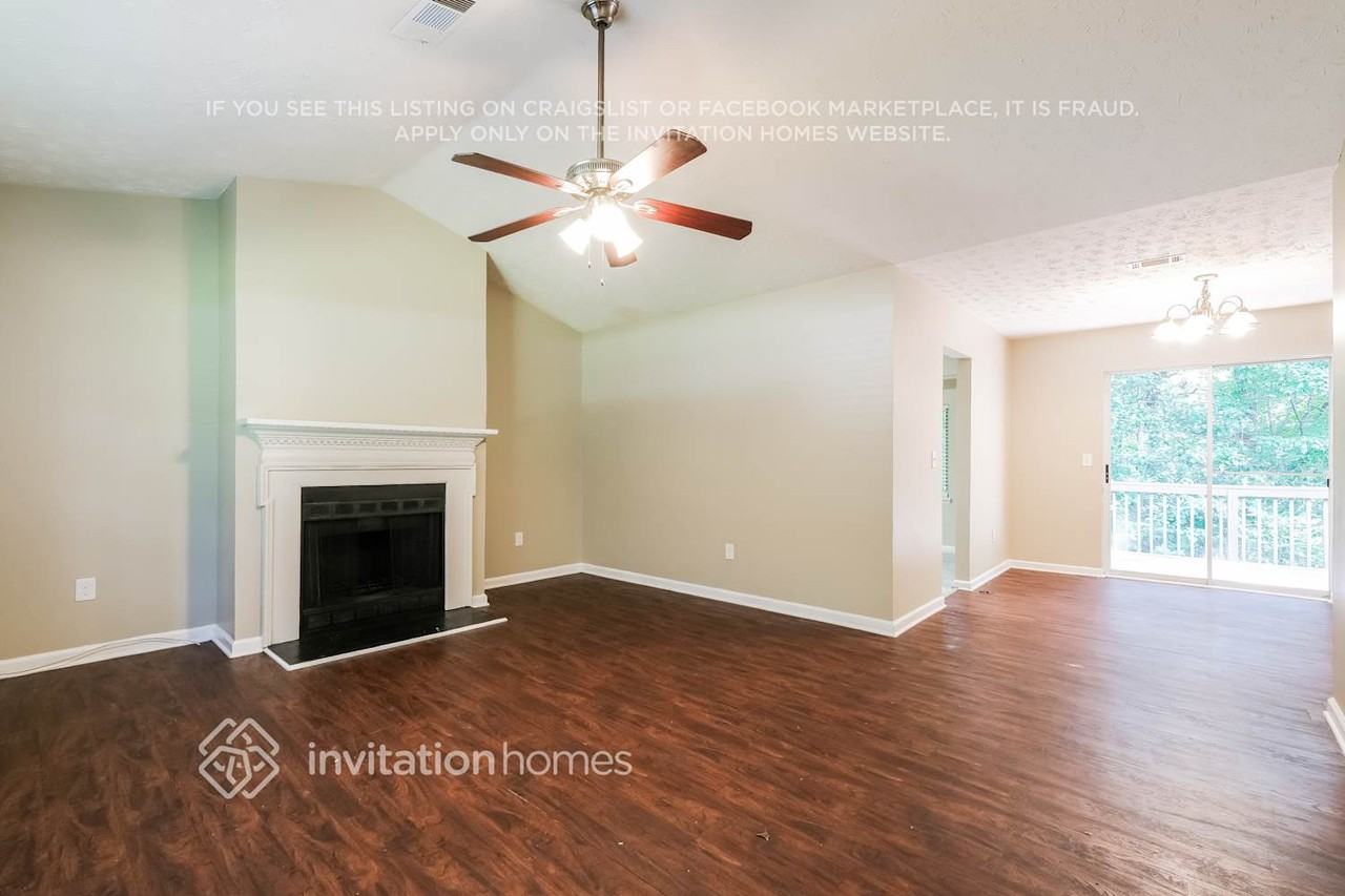 2805 Wildflower Ln - Photo 4 of 17