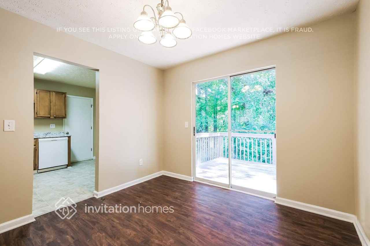 2805 Wildflower Ln - Photo 6 of 17
