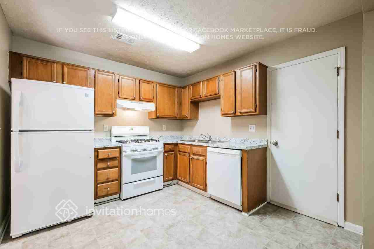 2805 Wildflower Ln - Photo 7 of 17
