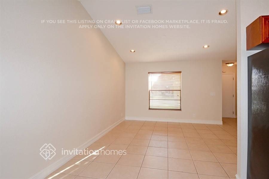 1371 Denlow Ln - Photo 5 of 20