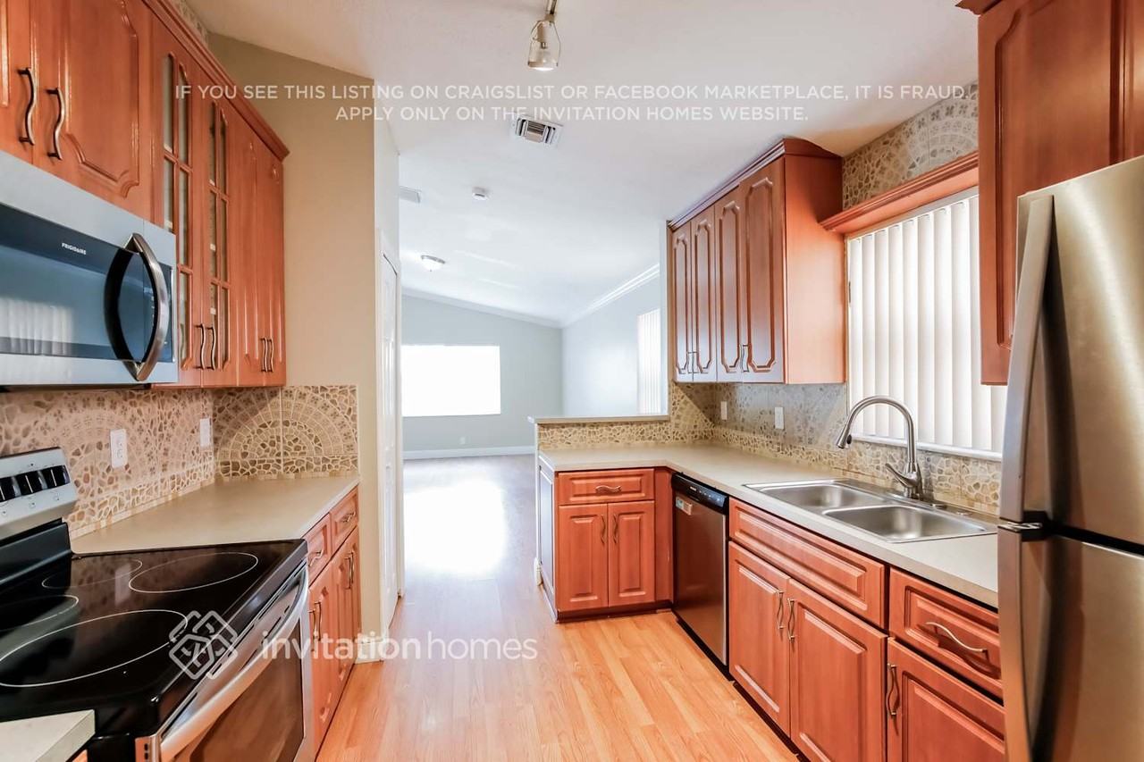 13081 Sw 54th Ct - Photo 7 of 17