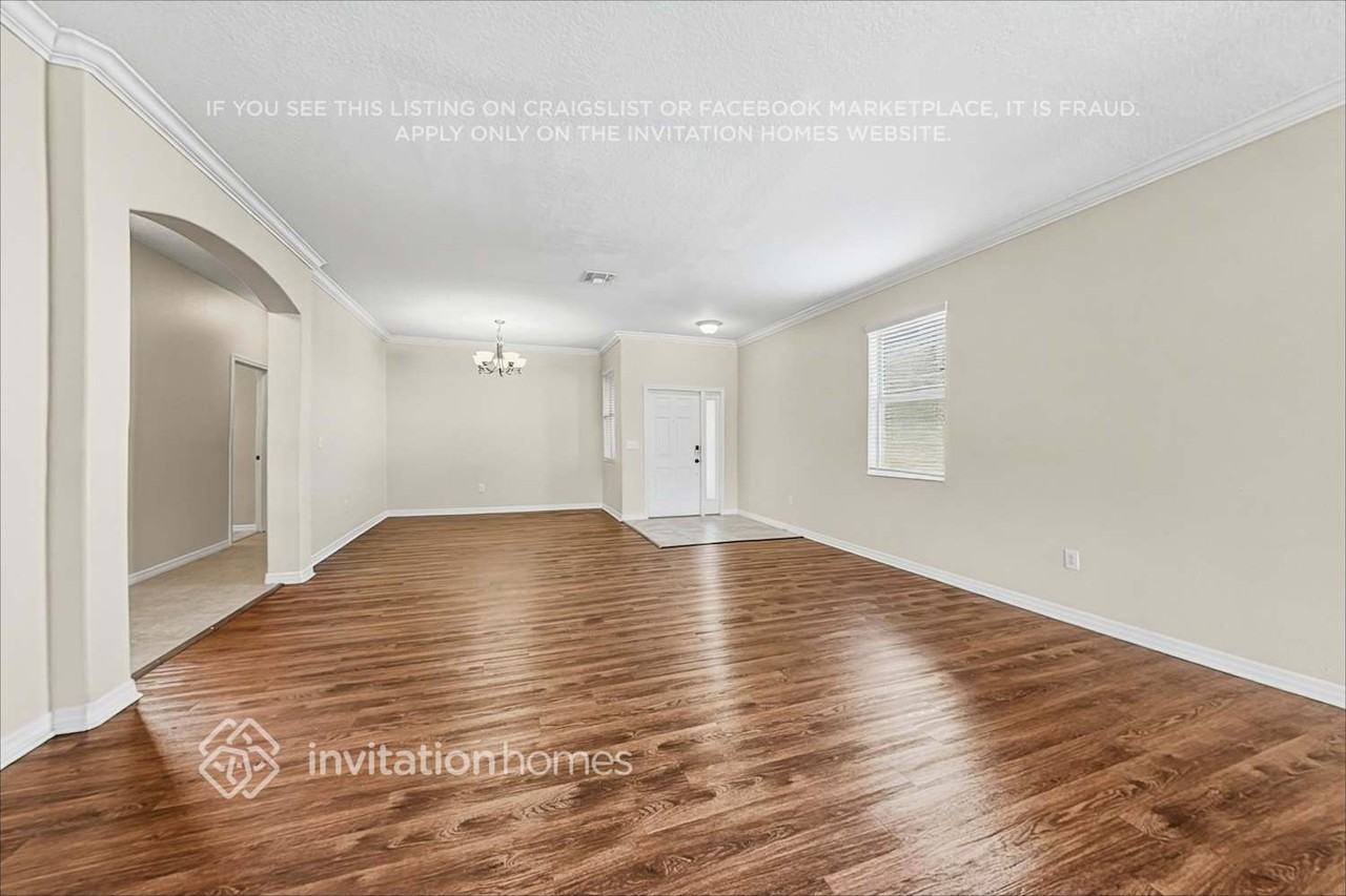 1423 Tahoe Springs Ct - Photo 5 of 26
