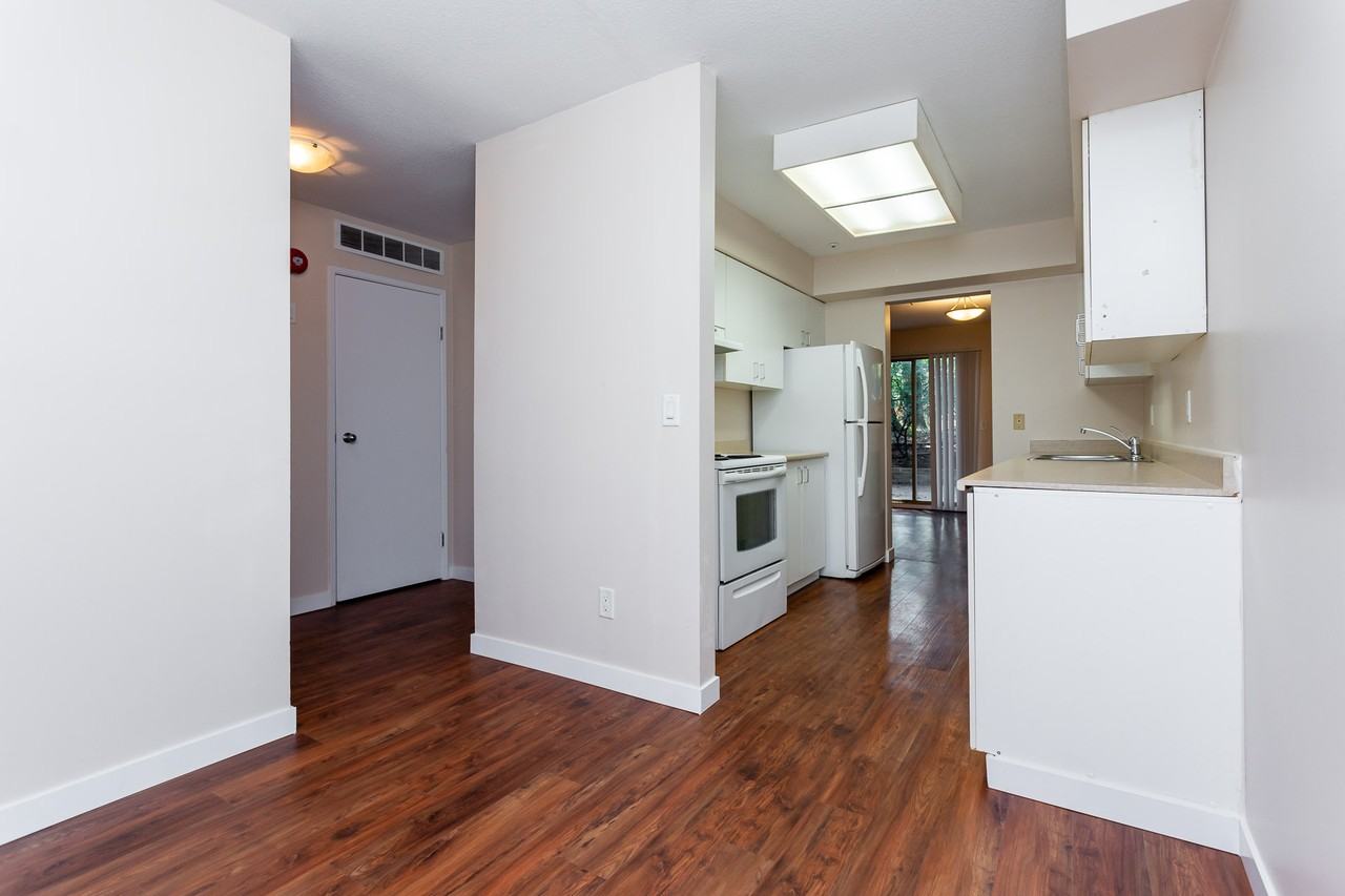 Chelsea Court Townhomes - Photo 4 of 12