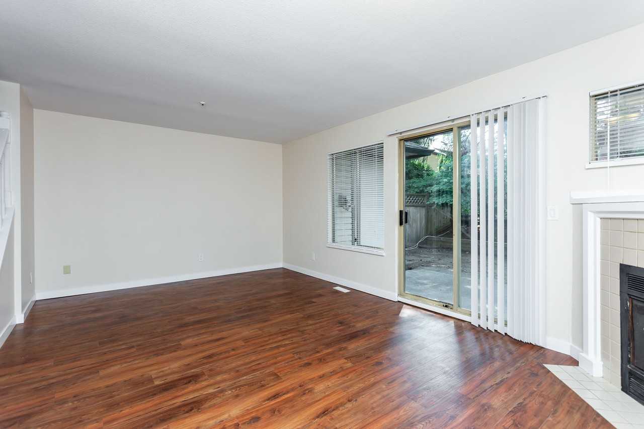 Chelsea Court Townhomes - Photo 7 of 12