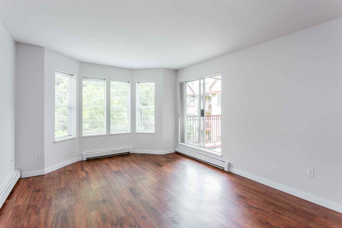 Montclaire Apartments - Photo 5 of 10
