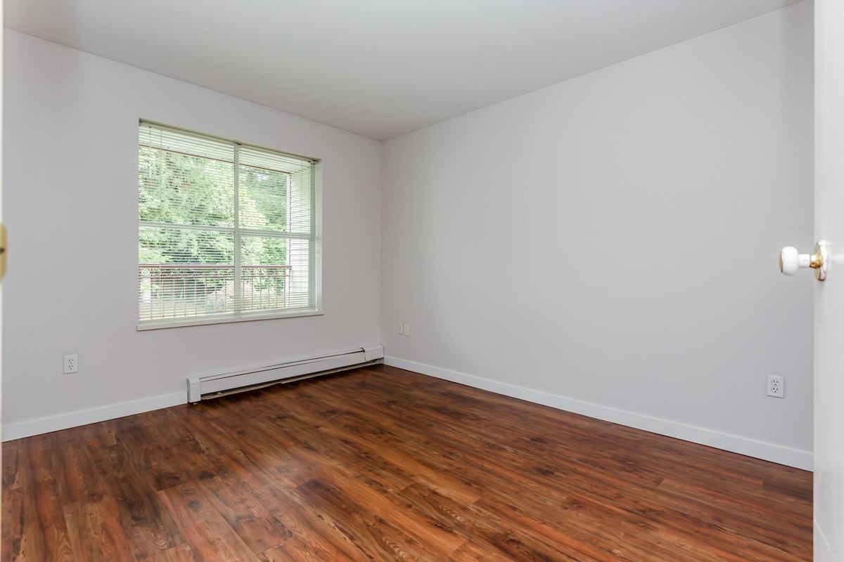 Montclaire Apartments - Photo 7 of 10