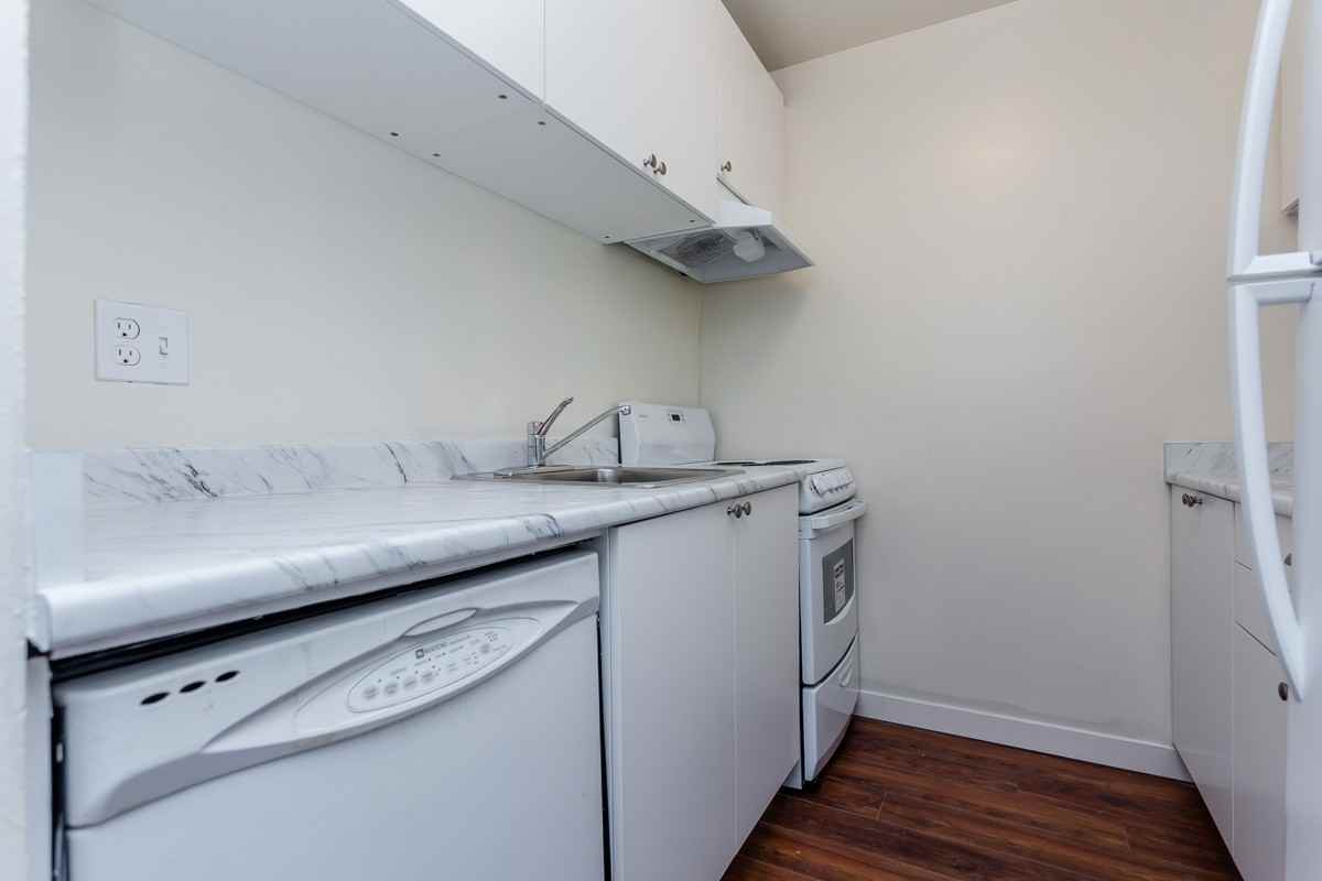 Penderville Apartments - Photo 3 of 12