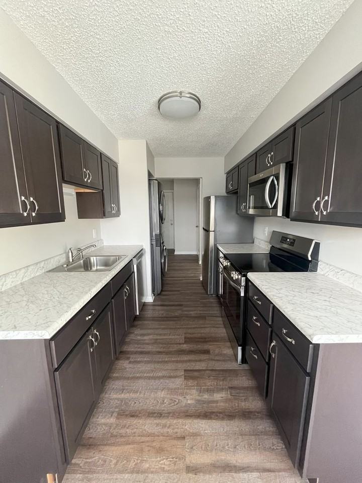 Adams Station Apartments - Photo 3 of 24