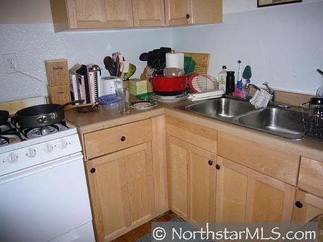 1426 Adams St Ne #3 - Photo 5 of 9