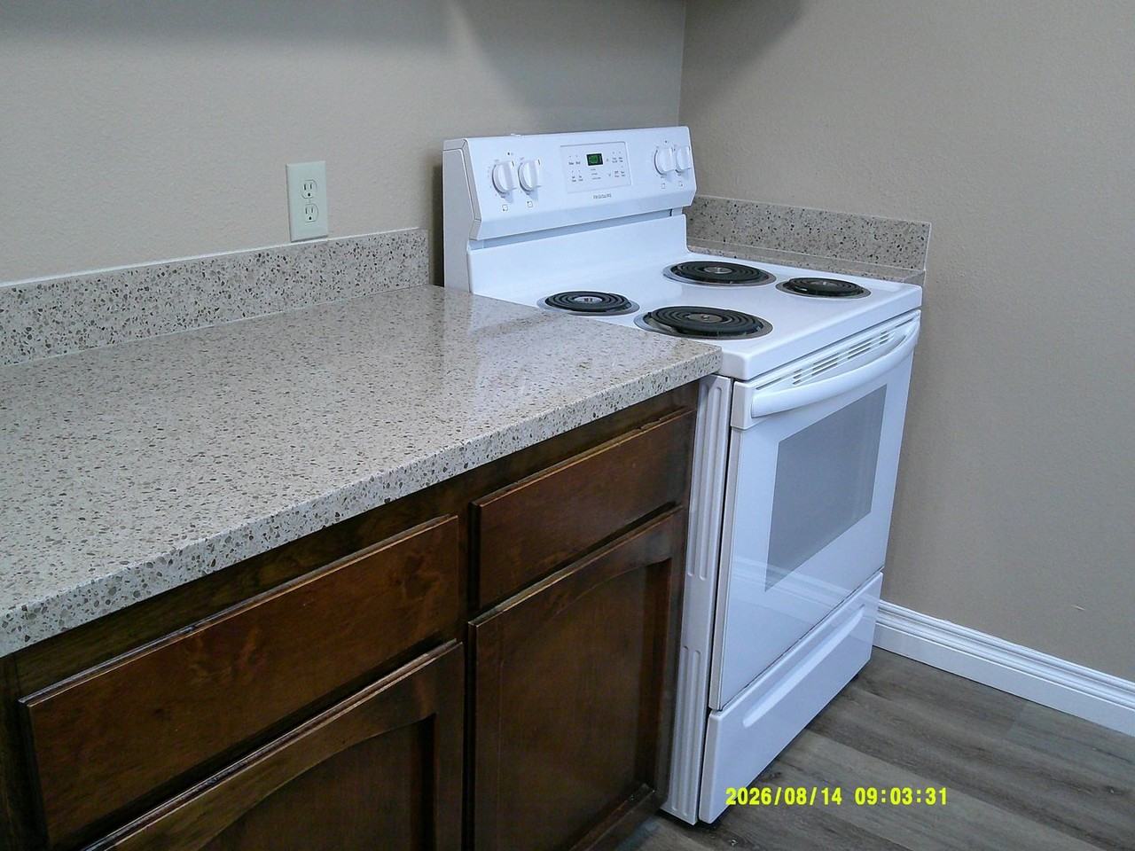 Irish Hills Hamlet Apartments - Photo 6 of 40