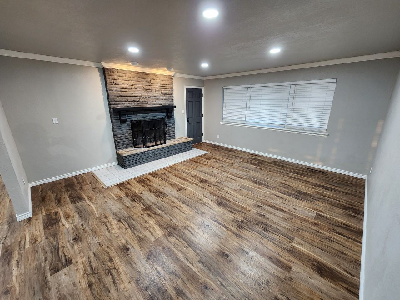 204 S Morrison Dr #1 - Photo 4 of 25