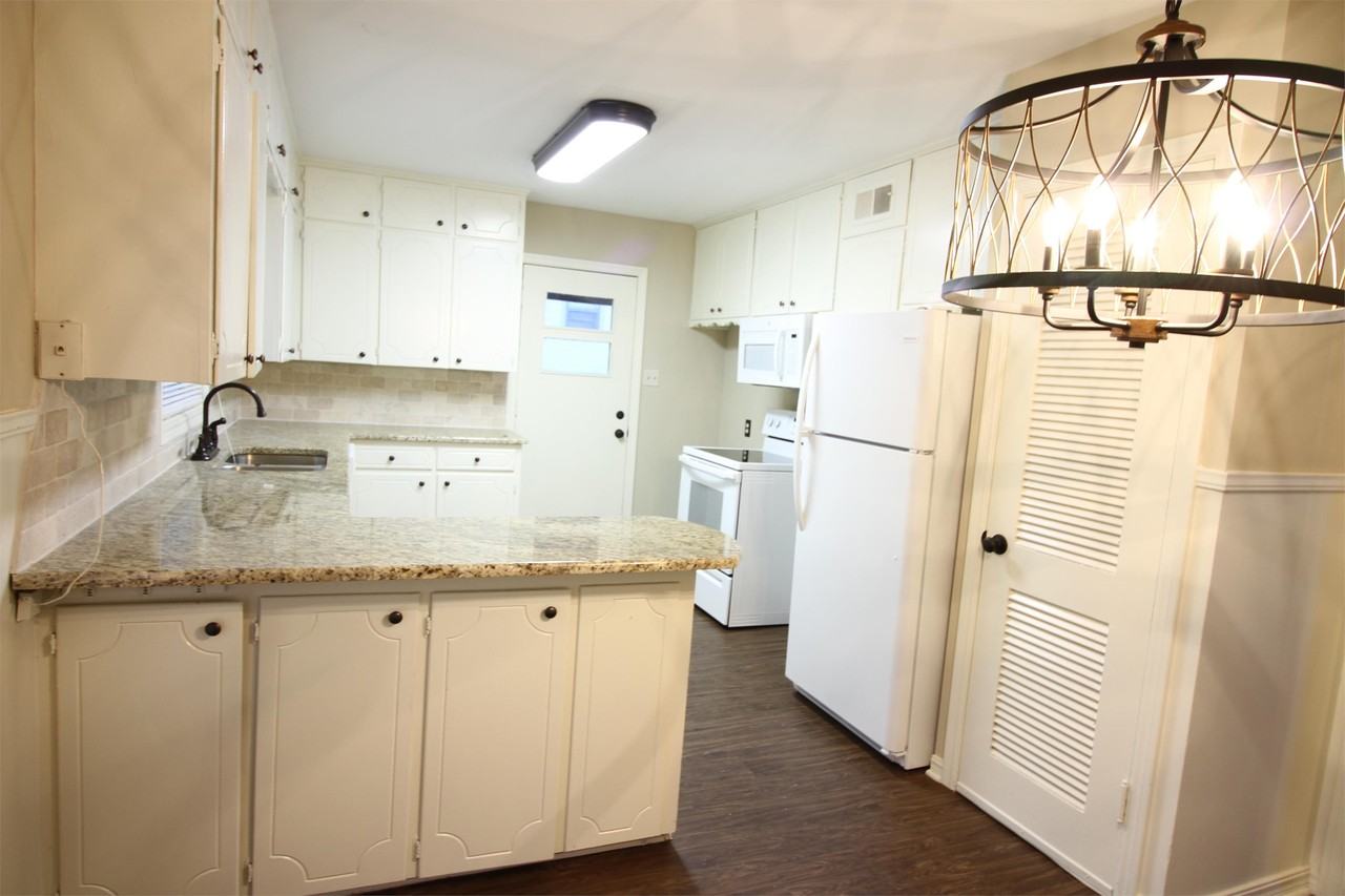 3004 S Q St #1 - Photo 5 of 25