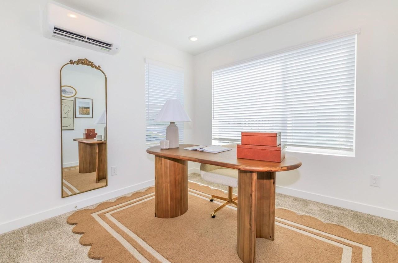 Crescent Townhomes - Photo 4 of 30