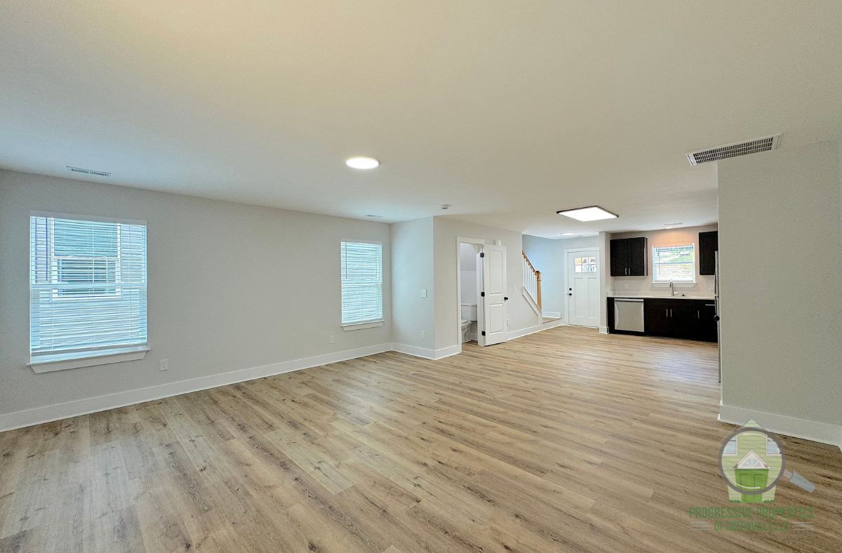 6 Robin Hood Rd #A - Photo 4 of 17