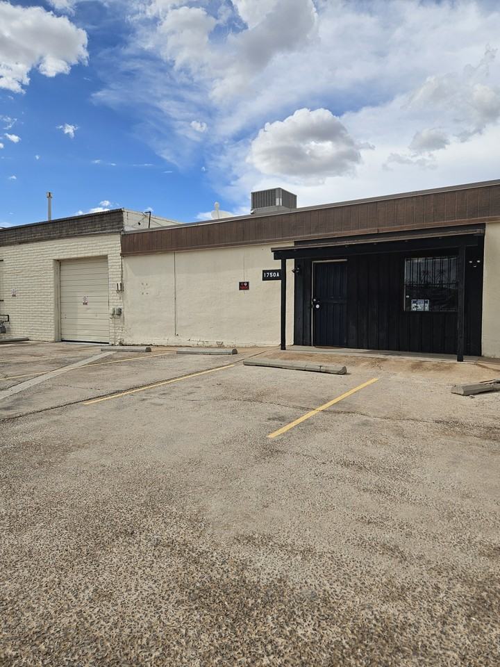 1734 W Hadley Ave - Photo 7 of 9