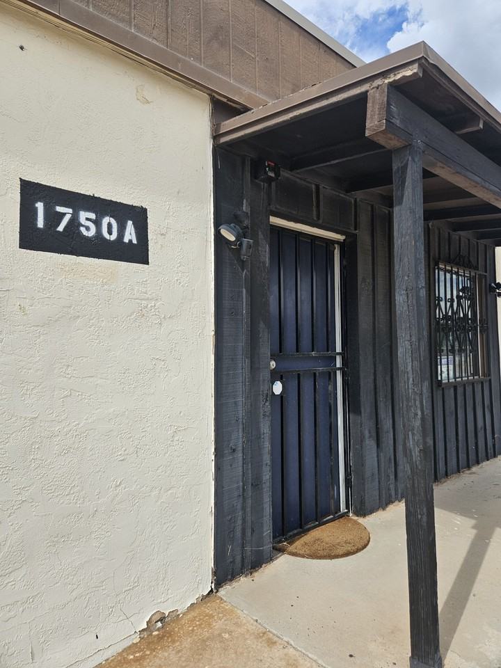 1766 W Hadley Ave - Photo 4 of 5