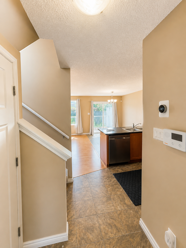 6411 18 Ave Sw - Photo 6 of 37
