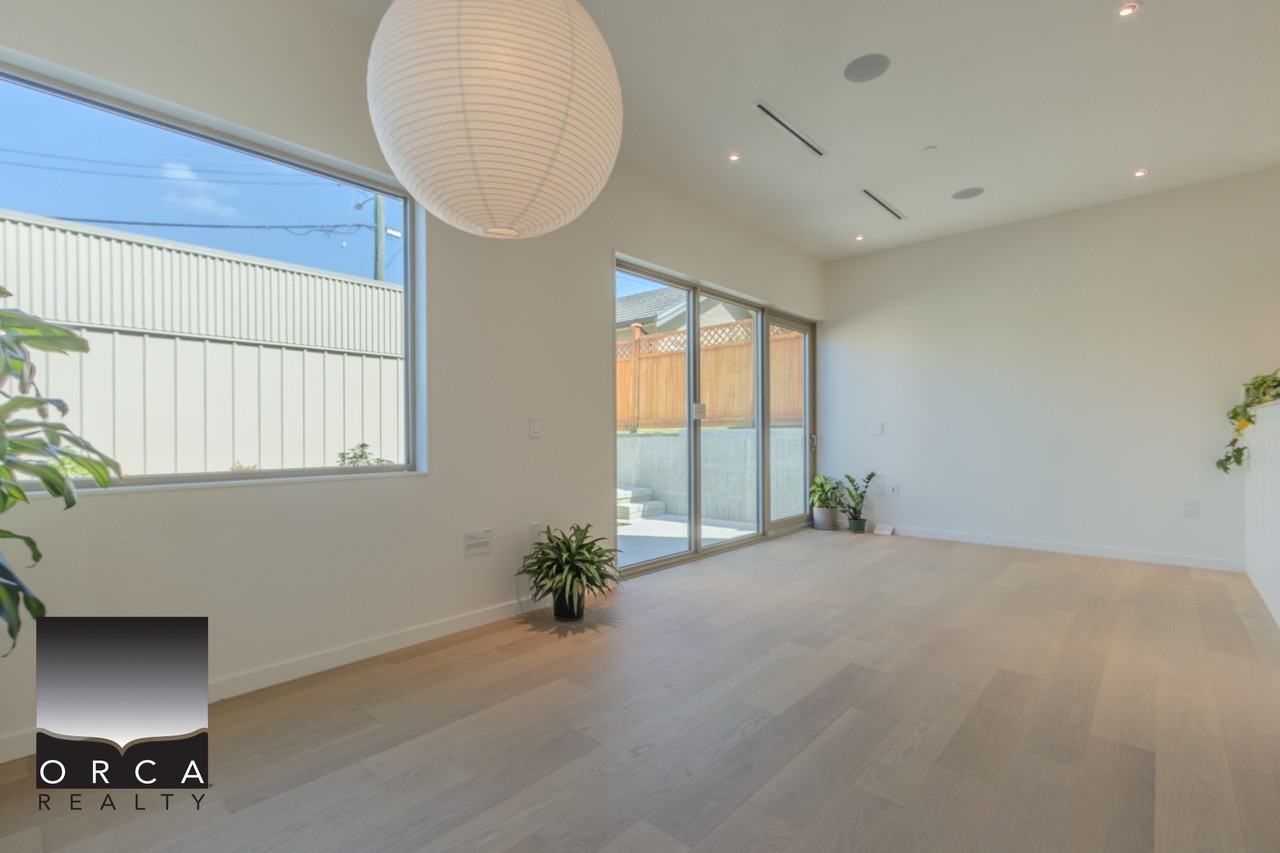 2915 5th Ave E Unit 2 - Photo 4 of 23
