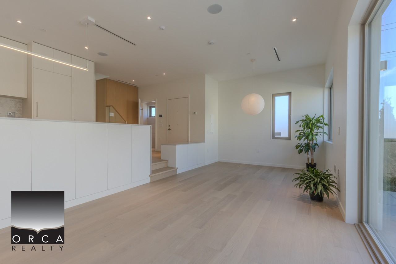 2915 5th Ave E Unit 2 - Photo 6 of 23