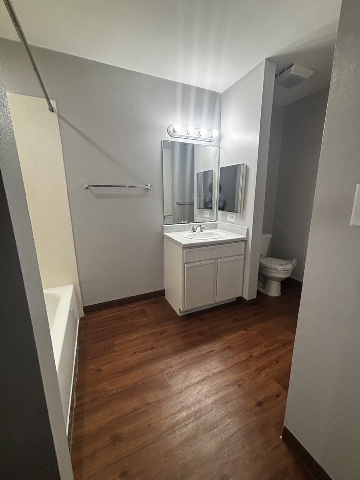 2601 Sarah Avenue-484 #484MKT - Photo 2 of 12
