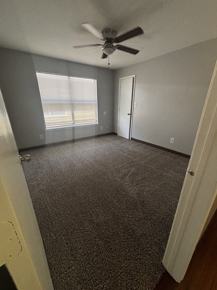 2601 Sarah Avenue-484 #484MKT - Photo 3 of 12