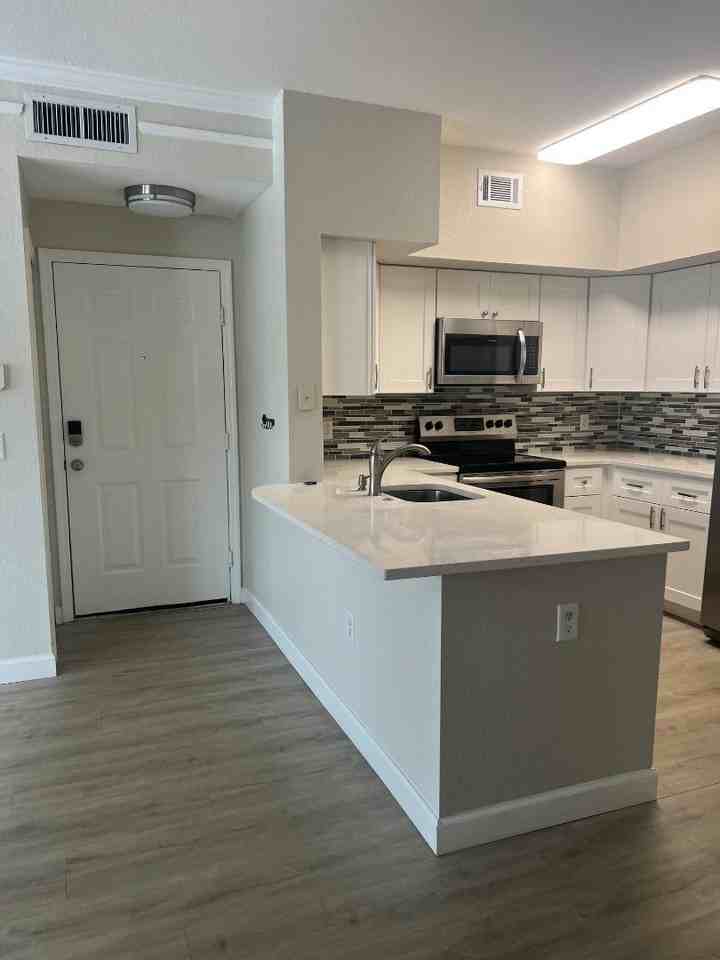4138 Central Sarasota Pkwy - Photo 4 of 20