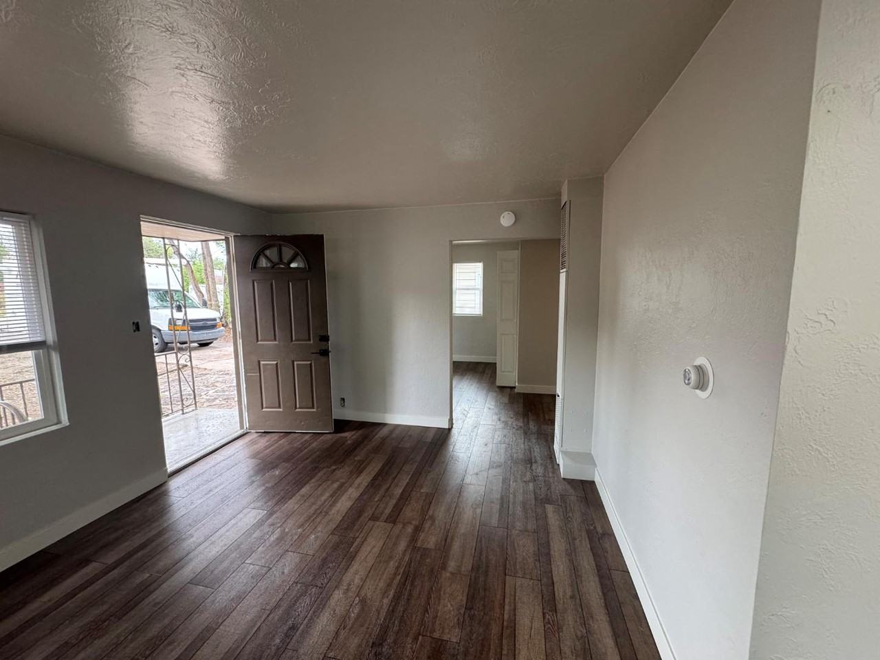1126 Bonfoy Avenue - Photo 2 of 9