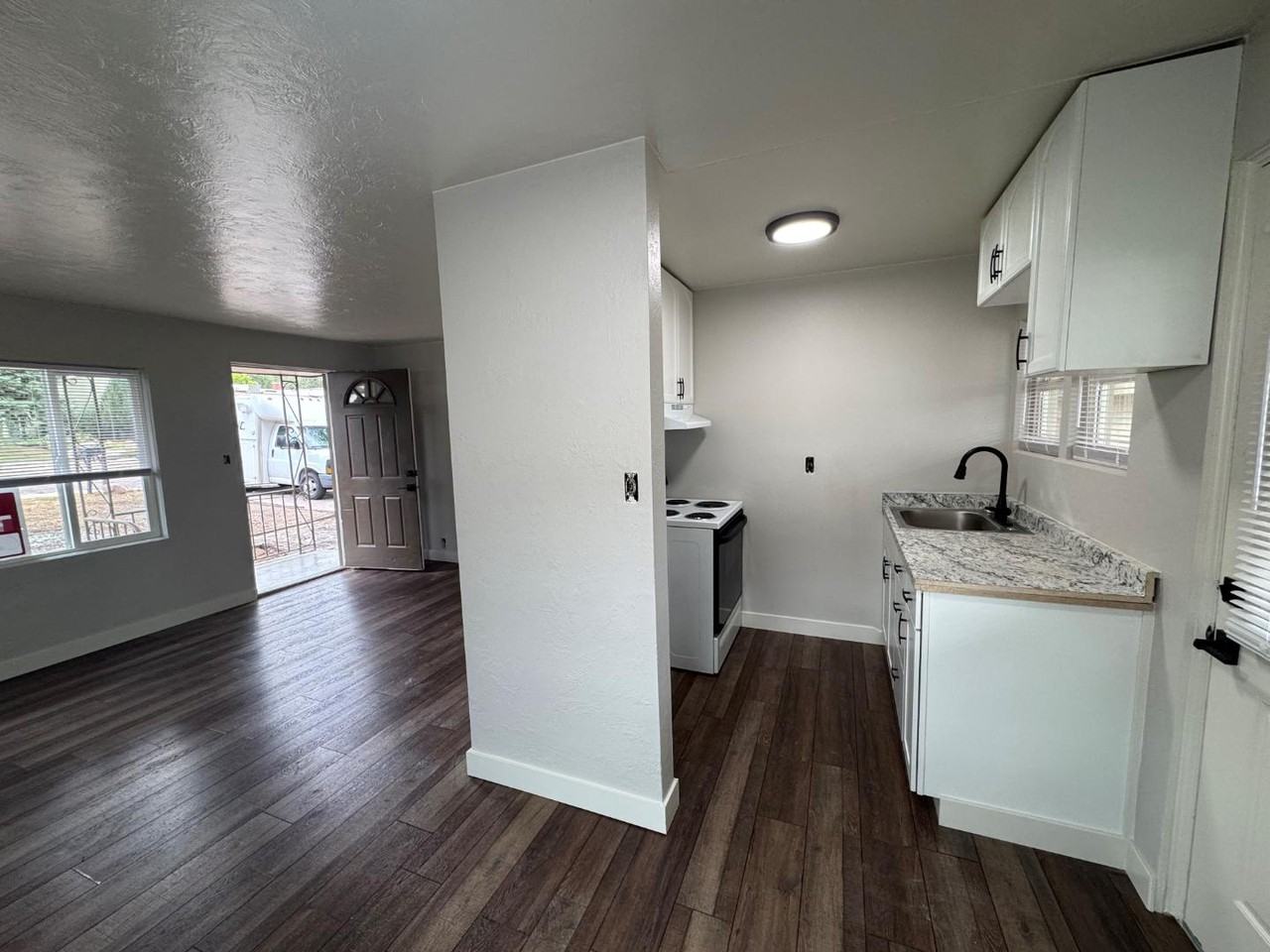 1126 Bonfoy Avenue - Photo 3 of 9